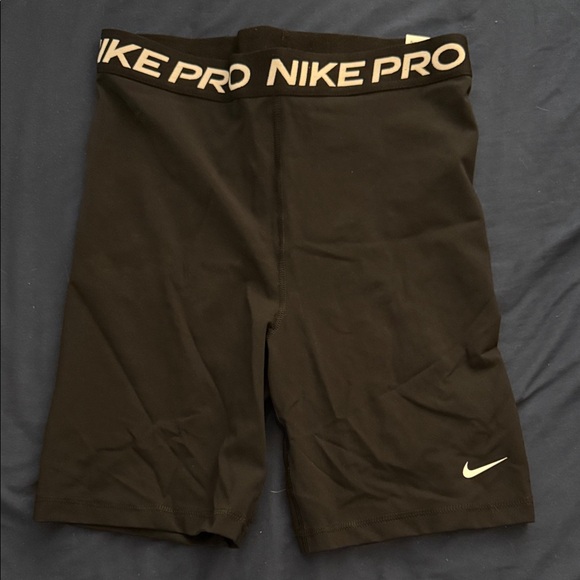 NEW Nike Pro Black Compression Shorts - Picture 1 of 2